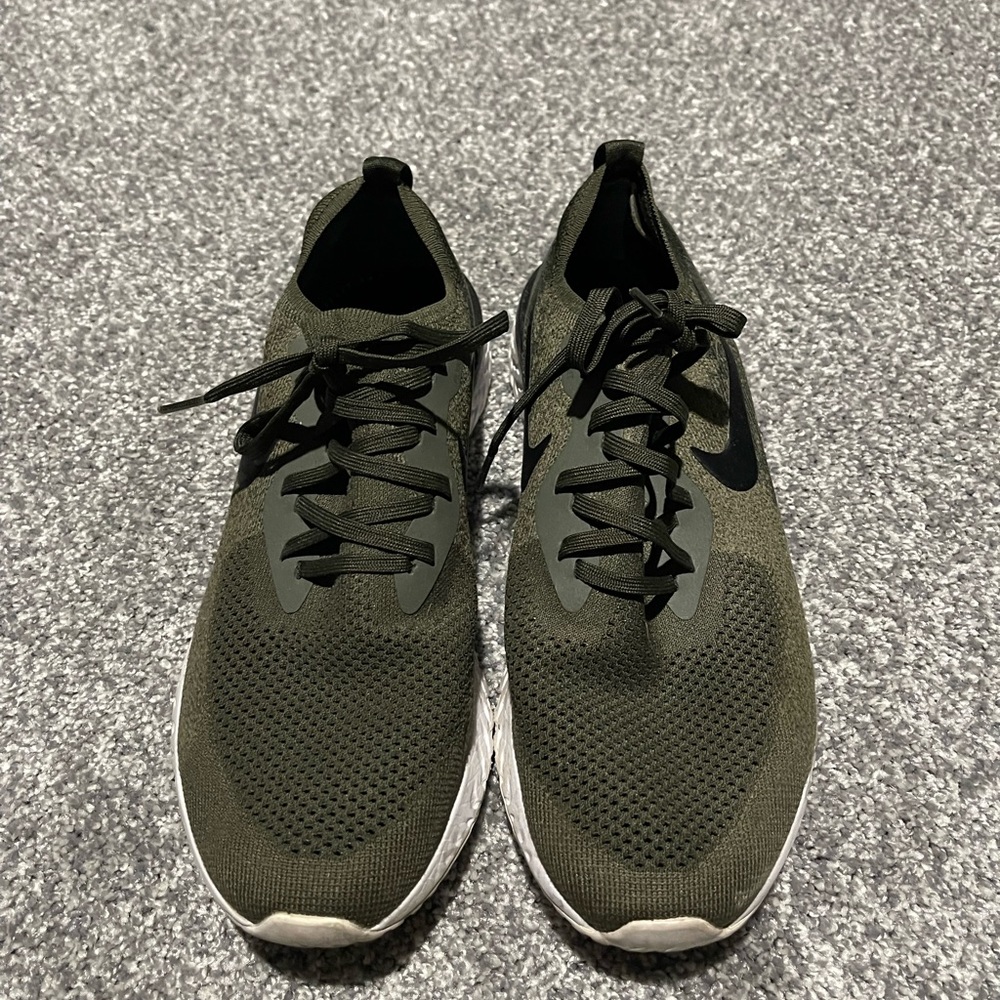 Nike Epic React Size 10 - image 2